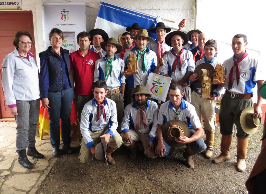Recordando o Passado e Estância do Butiá lideram o Campeonato de Laço